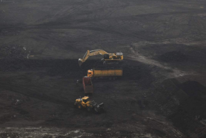 2017年末我國共設(shè)置煤炭探礦權(quán)1302個