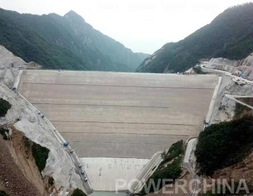 安徽績溪抽水蓄能電站上水庫大壩填筑到頂