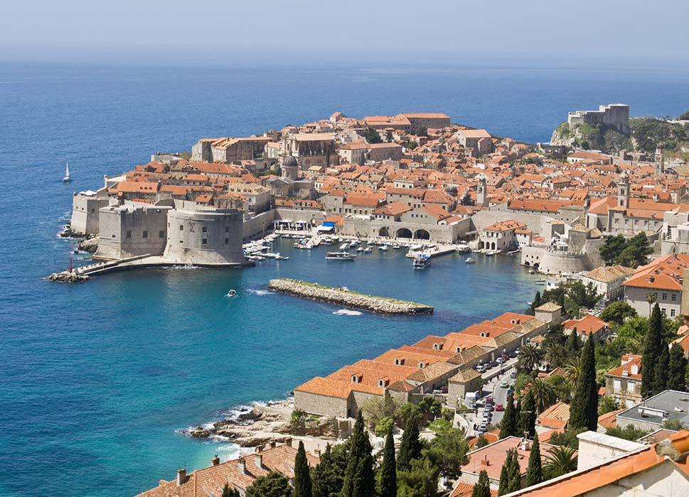 2018年東南歐能源行業(yè)主要行業(yè)（固體燃料，天然氣，石油和石油產(chǎn)品，電力）剖析