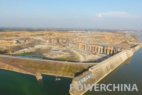 大藤峽泄水閘首個壩段Ⅰ區澆筑到頂