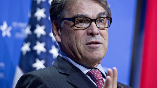 能源部門里克佩里說，對化石燃料的“頑固反對”可能使數十億人陷入貧困