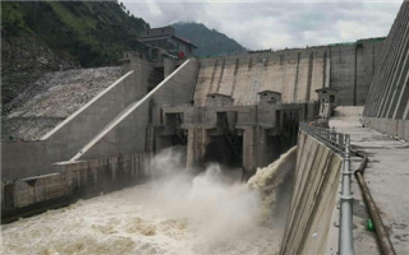 巴基斯坦在建最大水電項目進水口底泄水閘門開啟