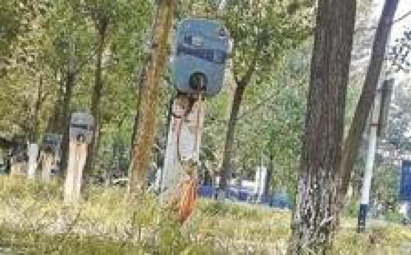 北京現充電樁“墳場”