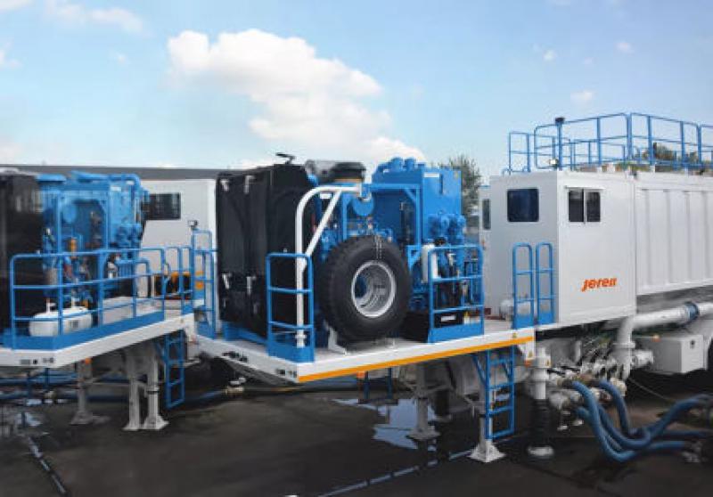 中國壓裂成套設(shè)備首次進(jìn)入烏茲別克斯坦