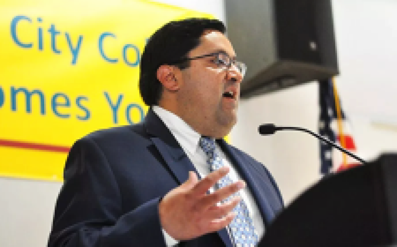 伯克利致力于100％的可再生能源，零碳排放