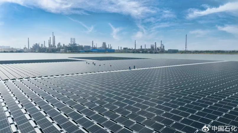 中國(guó)首座海水漂浮式光伏項(xiàng)目建成投用，年發(fā)綠電 1670 萬(wàn)千瓦時(shí)