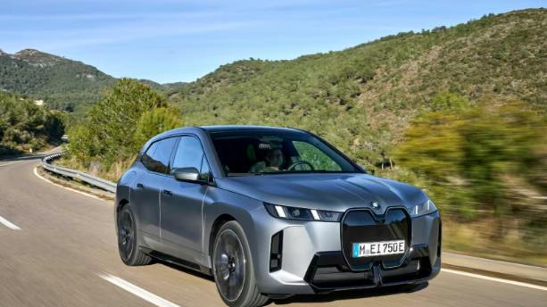 寶馬集團(tuán)上半年全球汽車總銷量同比微降0.5%，純電大增15.7%