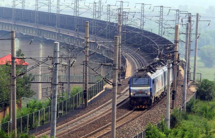 大秦鐵路日均運煤超100萬噸保障迎峰度夏