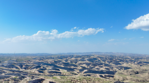 中國(guó)單體最大光伏基地項(xiàng)目首批并網(wǎng)發(fā)電